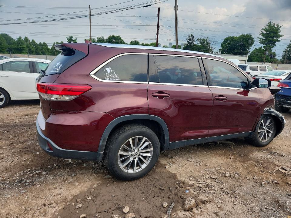 2019 Toyota Highlander მანქანა იყიდება აუქციონზე, vin: 5TDJZRFH1KS705529, აუქციონის ნომერი: 64332636