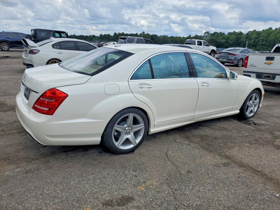 2010 Mercedes-benz S მანქანა იყიდება აუქციონზე, vin: WDDNG7BB2AA328711, აუქციონის ნომერი: 63370846