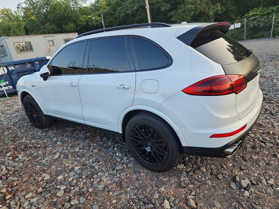 Продаж на аукціоні авто 2017 Porsche Cayenne, vin: WP1AE2A25HLA71480, номер лоту: 66352186