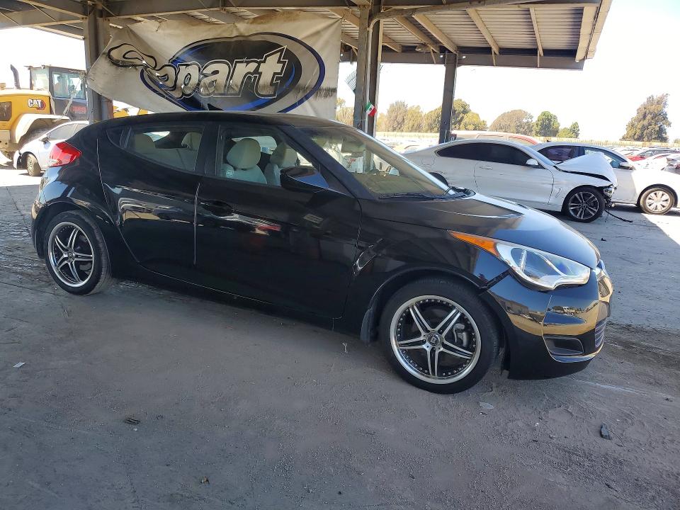2013 Hyundai Veloster მანქანა იყიდება აუქციონზე, vin: KMHTC6AD7DU177342, აუქციონის ნომერი: 63397386
