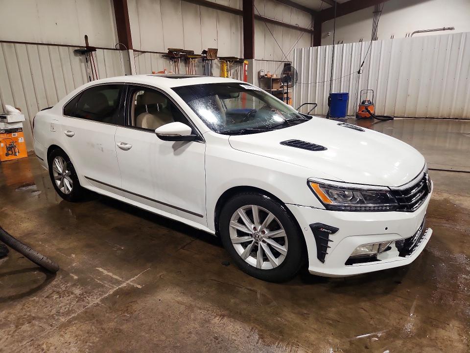 Продаж на аукціоні авто 2017 Volkswagen Passat, vin: 1VWCT7A31HC068918, номер лоту: 66457076