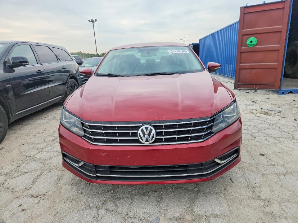 64118206 :رقم المزاد ، 1VWAT7A33GC012050 vin ، 2016 Volkswagen Passat مزاد بيع