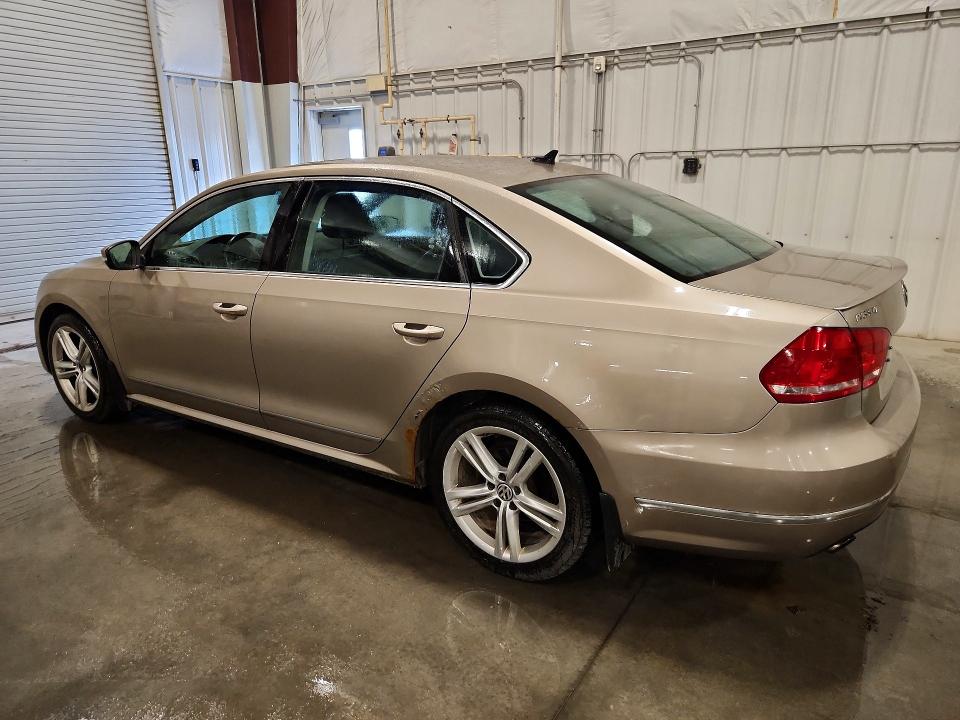 Продажа на аукционе авто 2015 Volkswagen Passat, vin: 1VWCS7A32FC075229, номер лота: 64141176