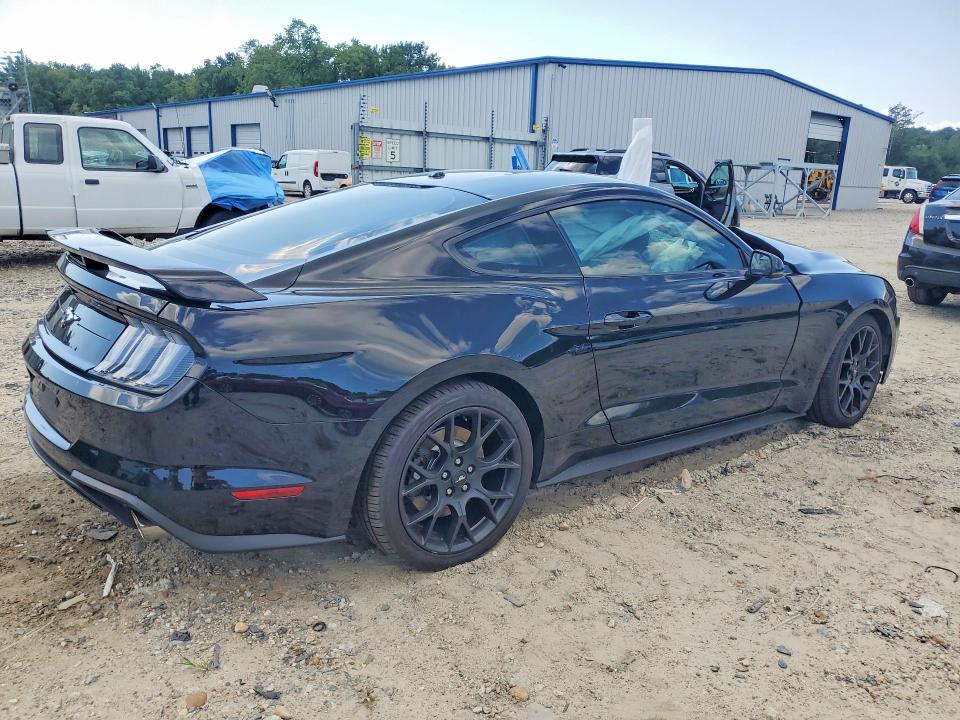 66341056 :رقم المزاد ، 1FA6P8TH9J5135395 vin ، 2018 Ford Mustang مزاد بيع