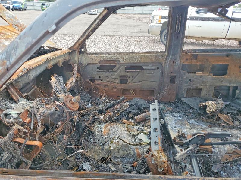 65826676 :رقم المزاد ، 3GNFK16R5WG135924 vin ، 1998 Chevrolet Suburban مزاد بيع