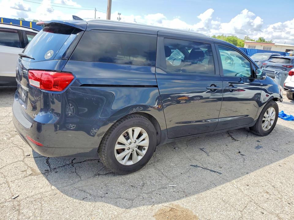 64747666 :رقم المزاد ، KNDMB5C19H6246762 vin ، 2017 Kia Sedona مزاد بيع