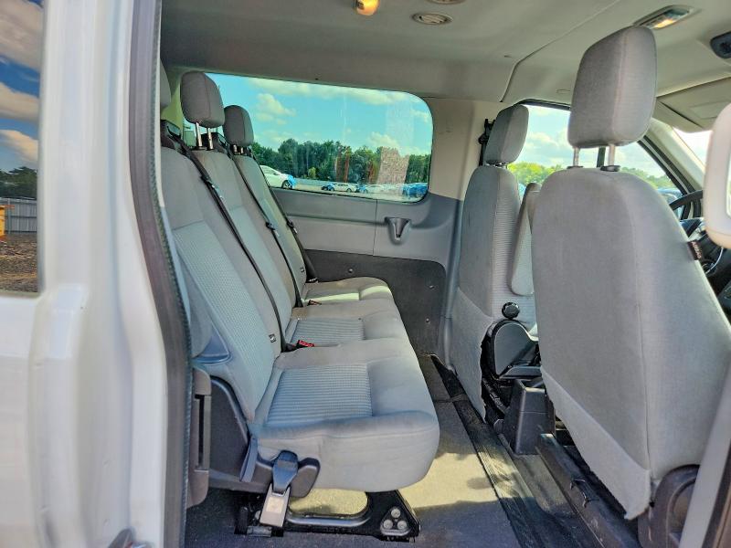 64996386 :رقم المزاد ، 1FBZX2ZM2FKA64921 vin ، 2015 Ford Transit مزاد بيع