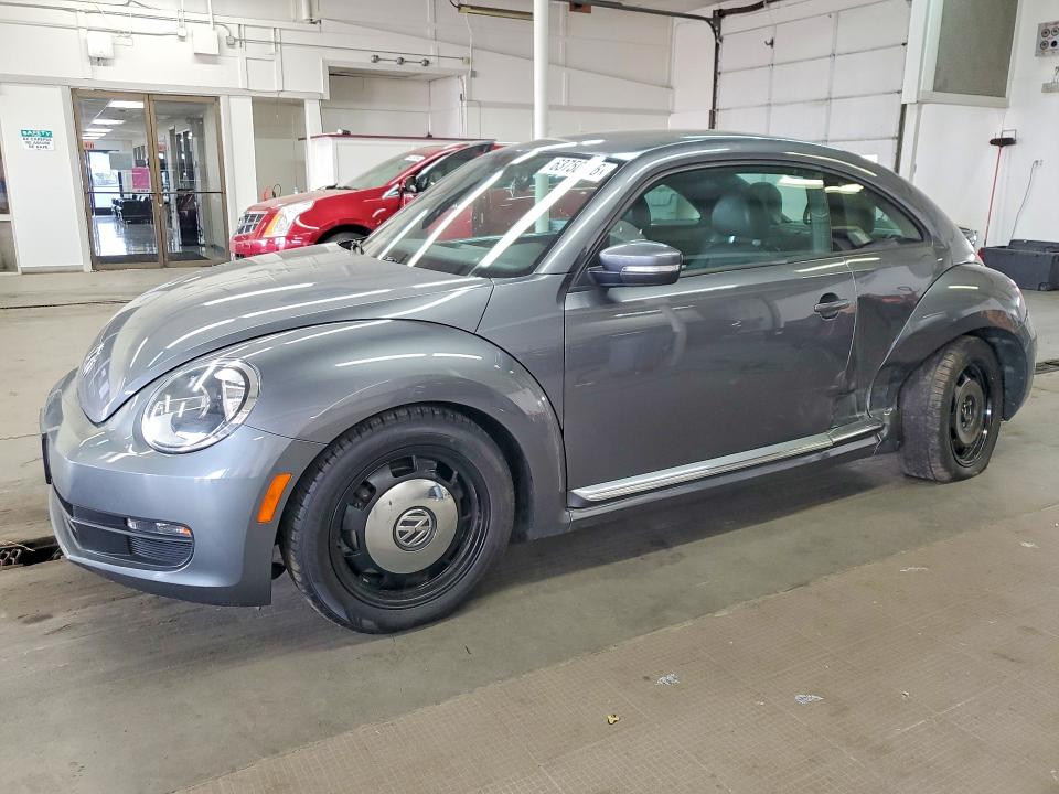 63750196 :رقم المزاد ، 3VWJ17AT5GM605817 vin ، 2016 Volkswagen Beetle مزاد بيع