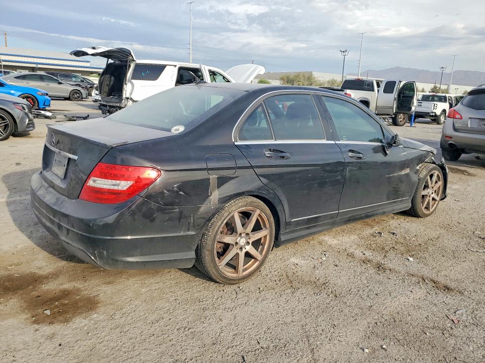 2014 Mercedes-benz C მანქანა იყიდება აუქციონზე, vin: WDDGF4HB9EG251713, აუქციონის ნომერი: 66959096