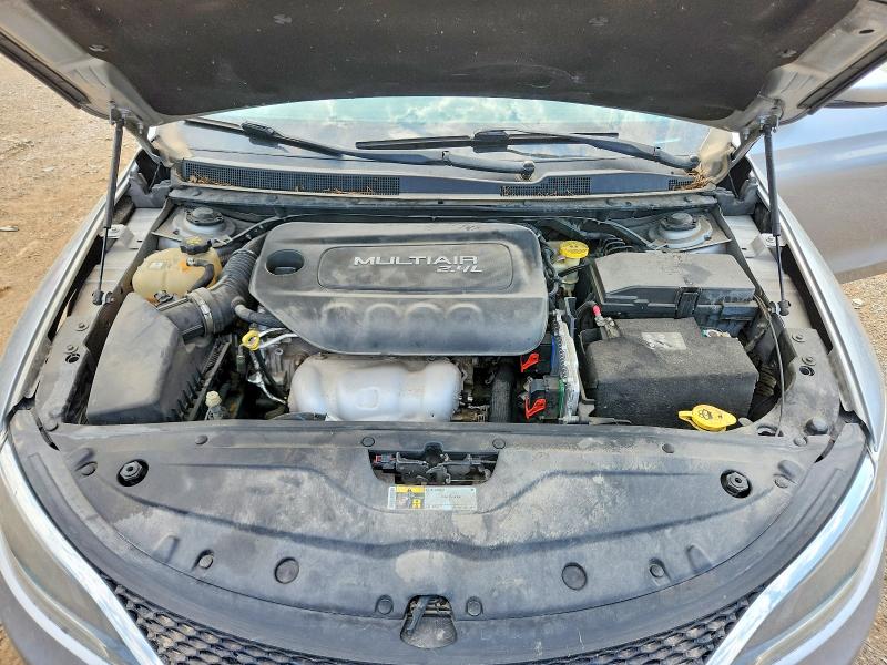 64654796 :رقم المزاد ، 1C3CCCABXFN599480 vin ، 2015 Chrysler 200 مزاد بيع