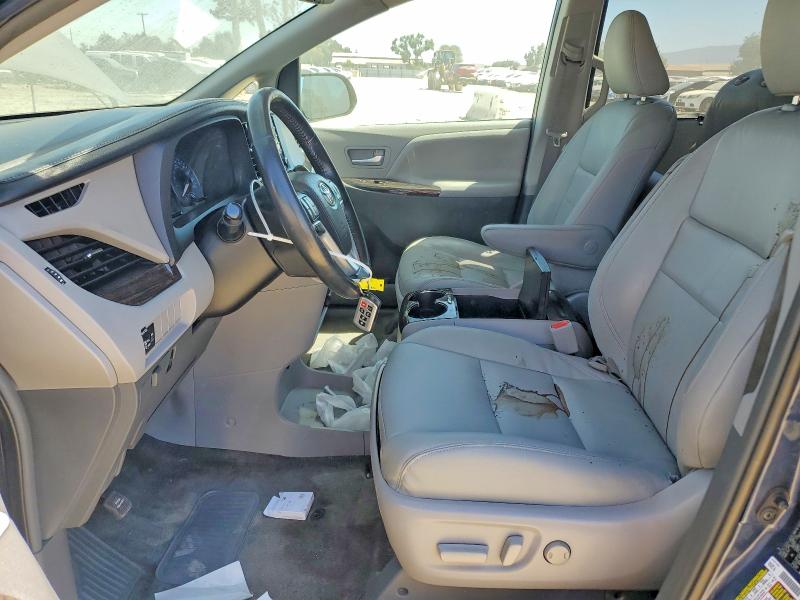 66114906 :رقم المزاد ، 5TDYZ3DC8JS928331 vin ، 2018 Toyota Sienna مزاد بيع