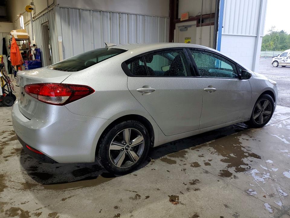 2018 Kia Forte მანქანა იყიდება აუქციონზე, vin: 3KPFL4A73JE253486, აუქციონის ნომერი: 67101406