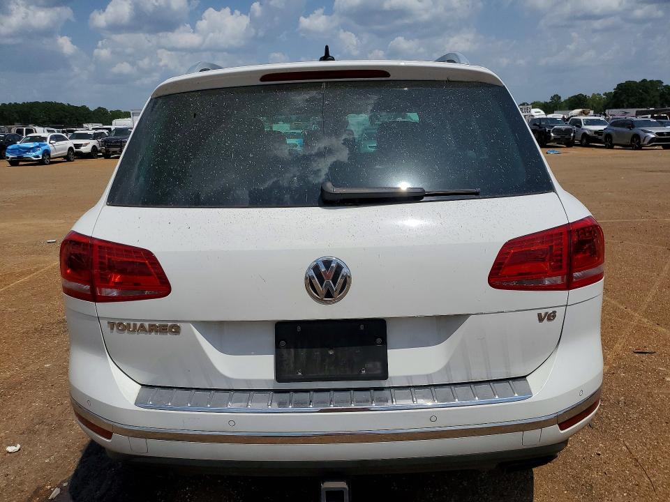 Продаж на аукціоні авто 2017 Volkswagen Touareg, vin: WVGGF7BP6HD005915, номер лоту: 63697076