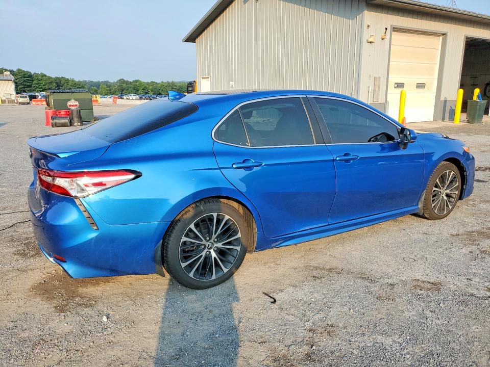 64845326 :رقم المزاد ، 4T1G11BK5LU009589 vin ، 2020 Toyota Camry مزاد بيع