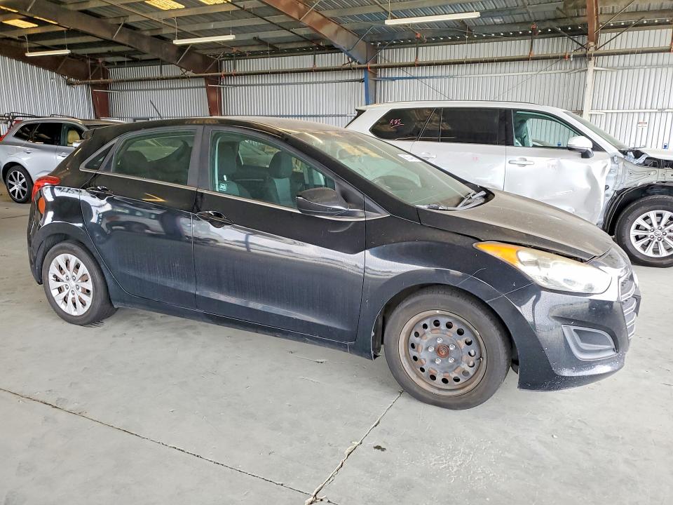2017 Hyundai Elantra Gt მანქანა იყიდება აუქციონზე, vin: KMHD35LH0HU365740, აუქციონის ნომერი: 66654466