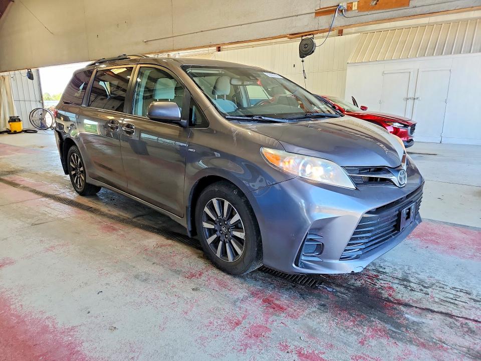 2018 Toyota Sienna მანქანა იყიდება აუქციონზე, vin: 5TDJZ3DC0JS194950, აუქციონის ნომერი: 63533746