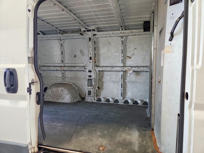 64234196 :رقم المزاد ، 3C6TRVAG8HE525314 vin ، 2017 Ram Promaster 1500 مزاد بيع
