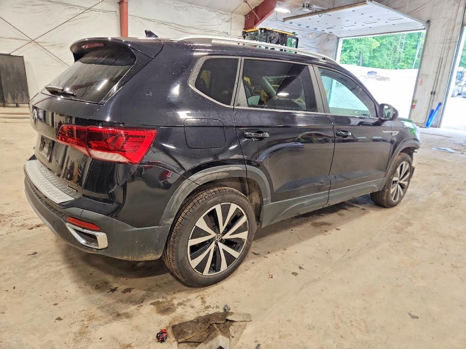 64962706 :رقم المزاد ، 3VVWX7B24NM046157 vin ، 2022 Volkswagen Taos مزاد بيع