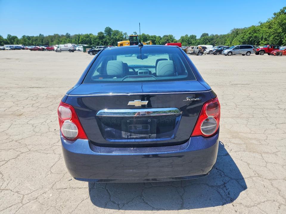 63952136 :رقم المزاد ، 1G1JA5SG8G4177674 vin ، 2016 Chevrolet Sonic مزاد بيع
