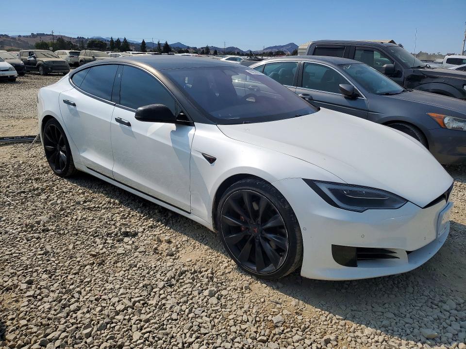 66259096 :رقم المزاد ، 5YJSA1E14HF191318 vin ، 2017 Tesla Model S مزاد بيع