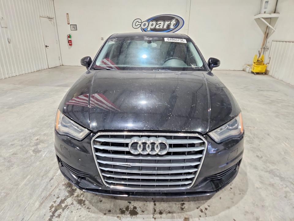 64993736 :رقم المزاد ، WAUACGFF7F1085547 vin ، 2015 Audi A3 مزاد بيع