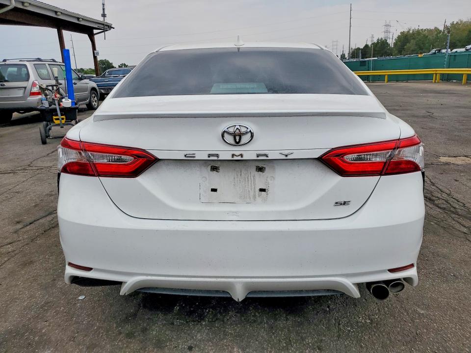 64718536 :رقم المزاد ، 4T1G11AK9LU358126 vin ، 2020 Toyota Camry مزاد بيع