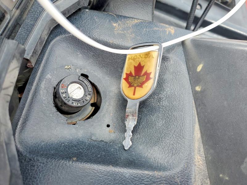 65712046 :رقم المزاد ، 1HFSC2227YA200072 vin ، 2000 Honda Gl1500 مزاد بيع