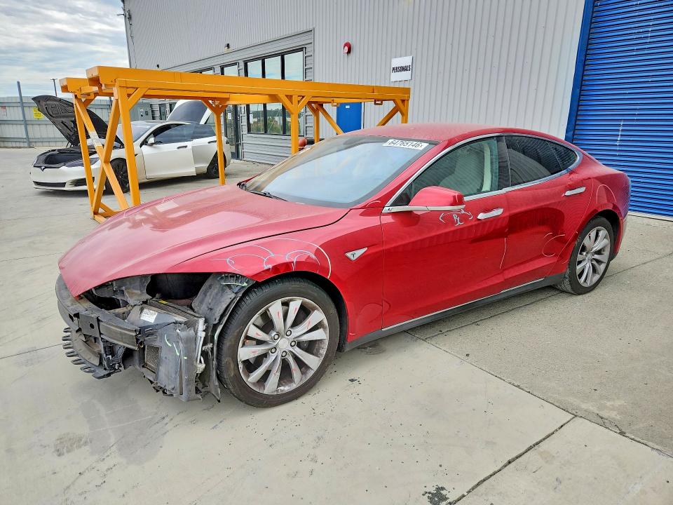 Продажа на аукционе авто 2014 Tesla Model S, vin: 5YJSA1H17EFP52263, номер лота: 64765146