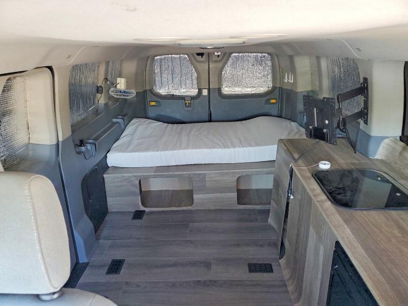 65329236 :رقم المزاد ، 1FBZX2ZM7FKA94402 vin ، 2015 Ford Transit مزاد بيع