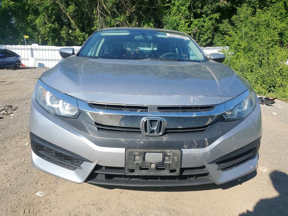 63573926 :رقم المزاد ، 2HGFC2F58GH011609 vin ، 2016 Honda Civic مزاد بيع
