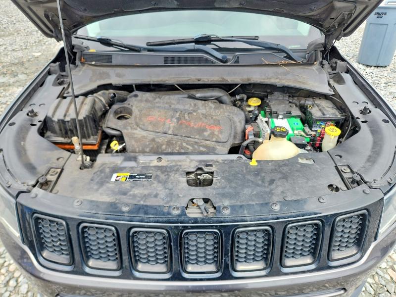 63909906 :رقم المزاد ، 3C4NJCBB3JT318315 vin ، 2018 Jeep Compass مزاد بيع