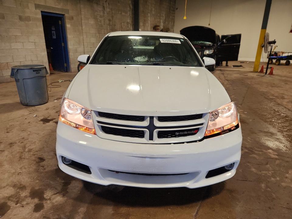 62886366 :رقم المزاد ، 1C3CDZCB3DN664339 vin ، 2013 Dodge Avenger مزاد بيع