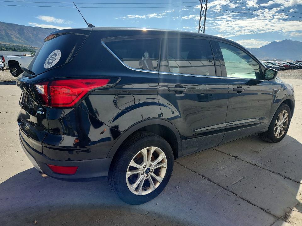 2019 Ford Escape მანქანა იყიდება აუქციონზე, vin: 1FMCU9GD9KUB03777, აუქციონის ნომერი: 65715156
