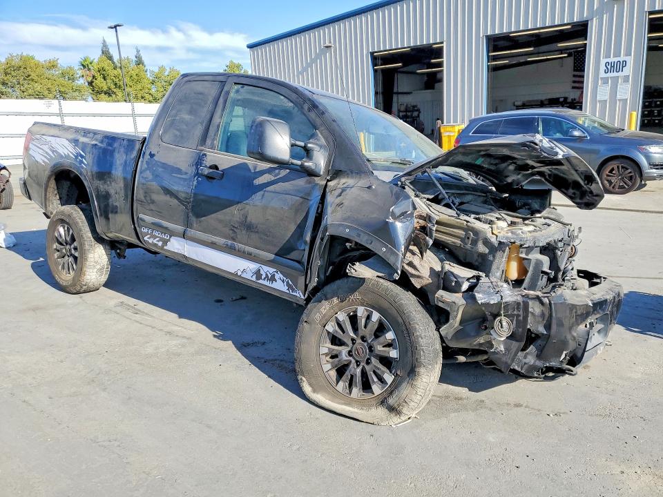 2012 Nissan Titan მანქანა იყიდება აუქციონზე, vin: 1N6AA0CCXCN330420, აუქციონის ნომერი: 65657536