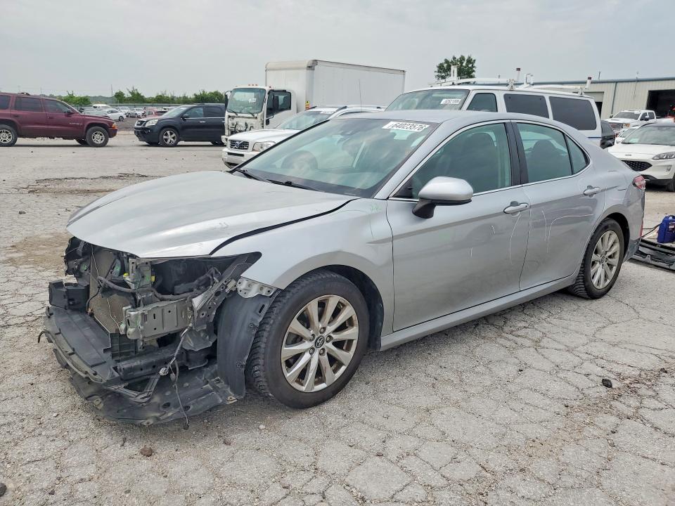 64023576 :رقم المزاد ، 4T1B11HK7KU785402 vin ، 2019 Toyota Camry مزاد بيع