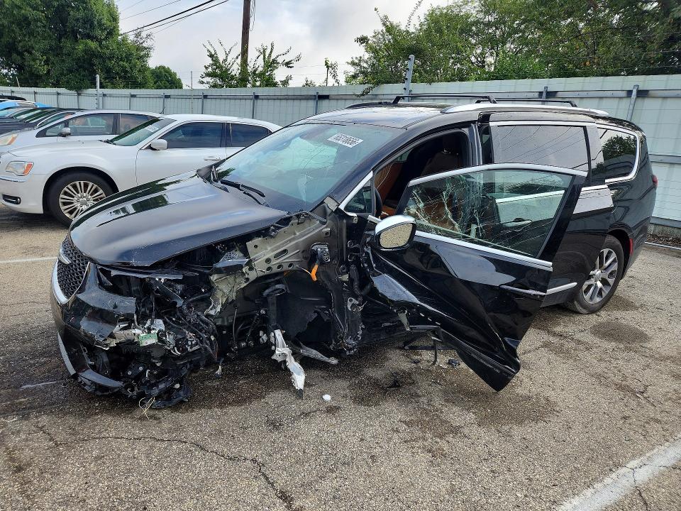 Auction sale of the 2025 Chrysler Pacifica, vin: 2C4RC1N72SR500146, lot number: 65318656