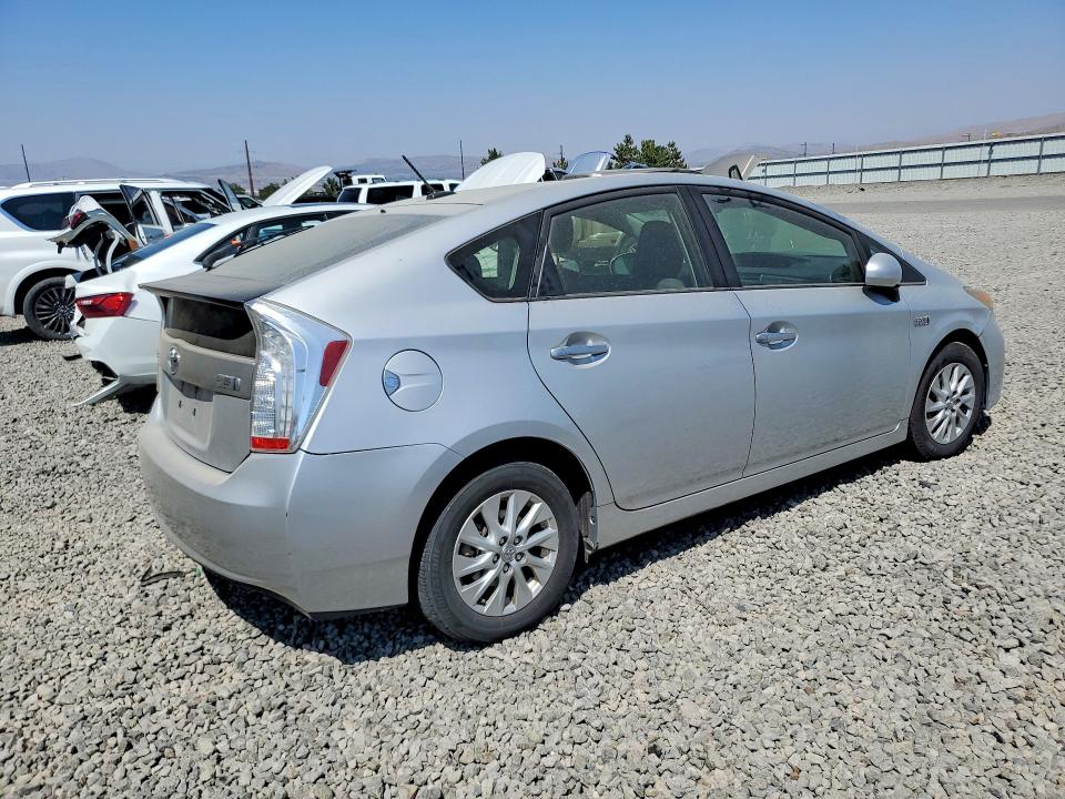 2013 Toyota Prius Plug-in Hybrid მანქანა იყიდება აუქციონზე, vin: JTDKN3DP6D3048139, აუქციონის ნომერი: 64056426