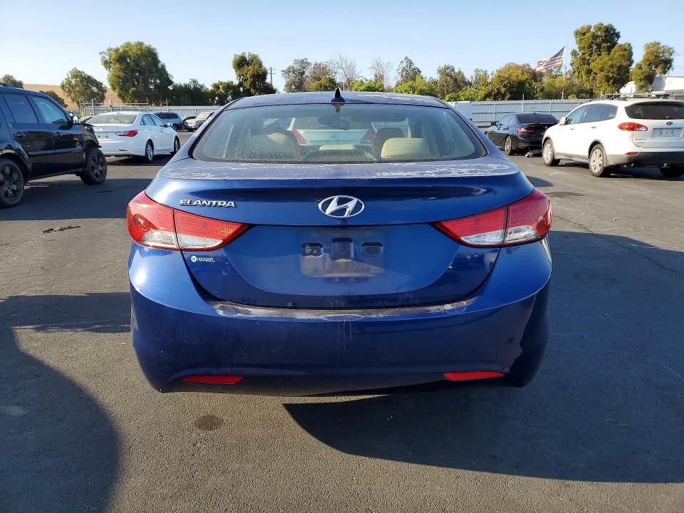 2013 Hyundai Elantra მანქანა იყიდება აუქციონზე, vin: KMHDH4AE8DU690683, აუქციონის ნომერი: 64503326
