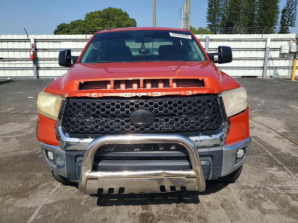 Auction sale of the 2018 Toyota Tundra, vin: 5TFDW5F11JX761965, lot number: 65352936