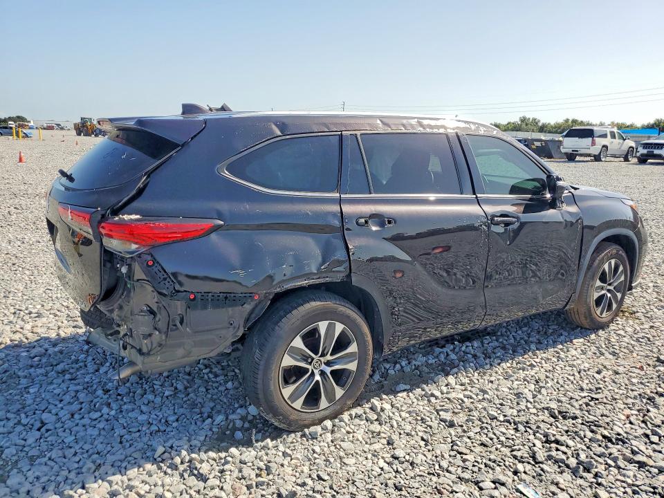 2022 Toyota Highlander მანქანა იყიდება აუქციონზე, vin: 5TDHZRAH3NS135494, აუქციონის ნომერი: 65516316