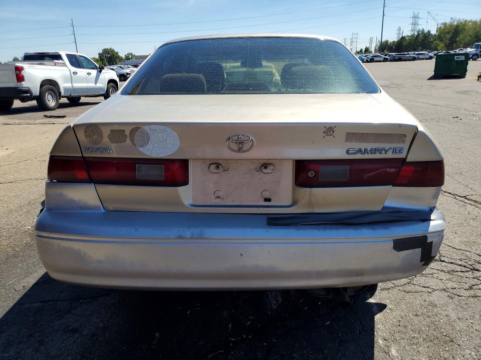 1998 Toyota Camry მანქანა იყიდება აუქციონზე, vin: JT2BG28K2W0164681, აუქციონის ნომერი: 65641676