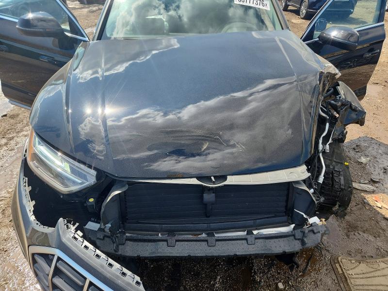 63777376 :رقم المزاد ، WA1AAAFY7M2082382 vin ، 2021 Audi Q5 مزاد بيع