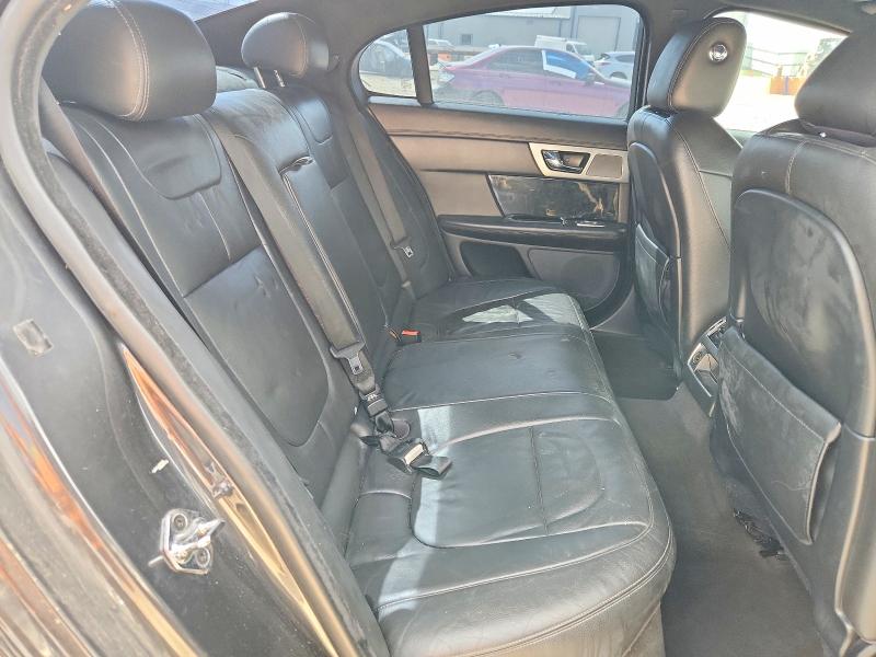 65199306 :رقم المزاد ، SAJWJ0FF6F8U76512 vin ، 2015 Jaguar Xf مزاد بيع