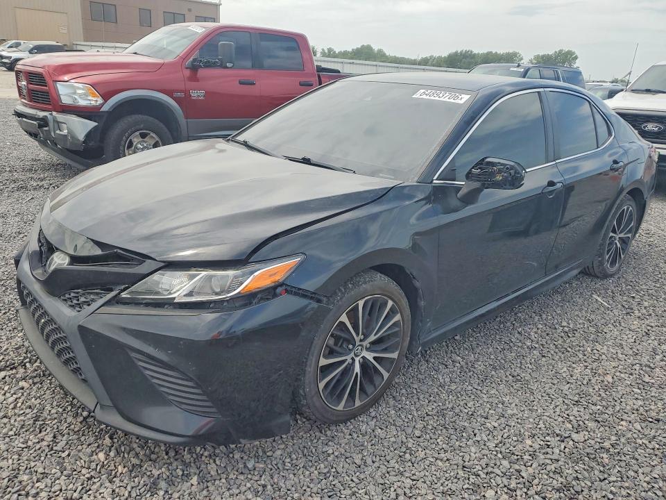 64893706 :رقم المزاد ، 4T1B11HK5KU734206 vin ، 2019 Toyota Camry مزاد بيع