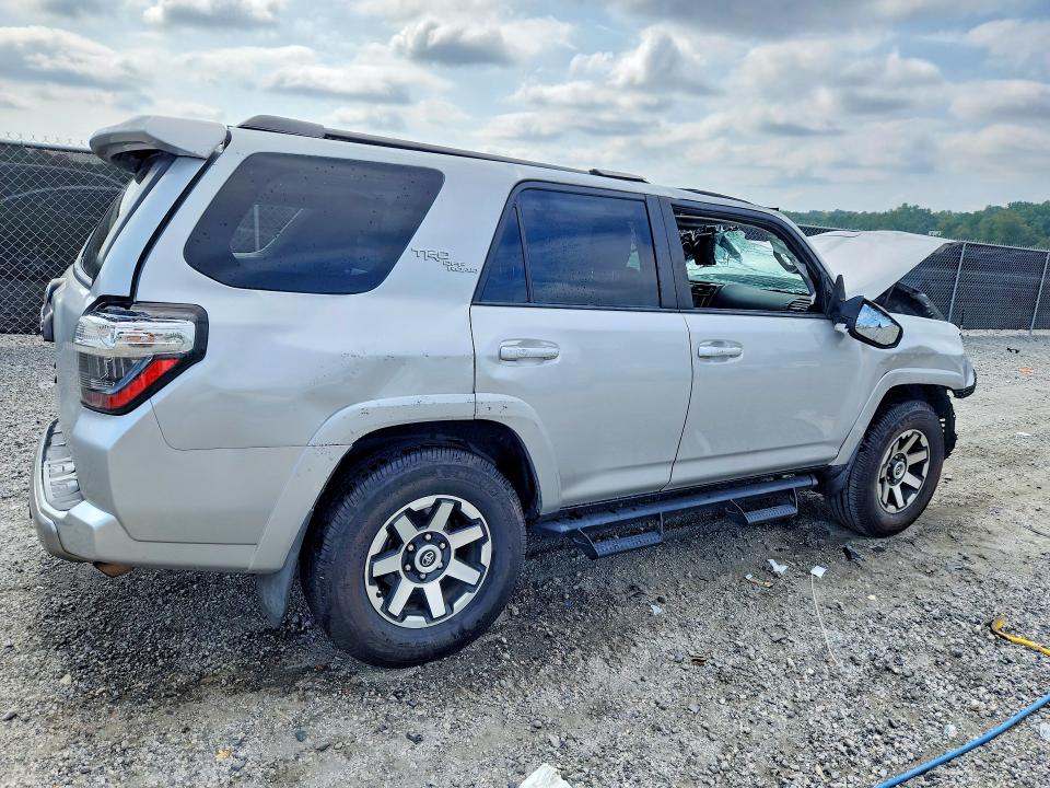2021 Toyota 4runner მანქანა იყიდება აუქციონზე, vin: JTERU5JR0M5861950, აუქციონის ნომერი: 66016636