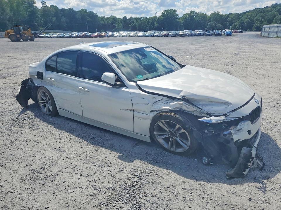 63793496 :رقم المزاد ، WBA8B9C51JEE80823 vin ، 2018 Bmw 330 مزاد بيع