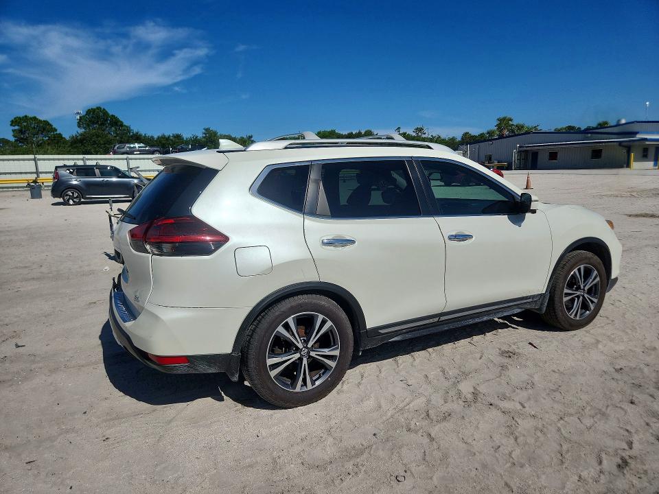 Продаж на аукціоні авто 2018 Nissan Rogue, vin: 5N1AT2MT0JC798488, номер лоту: 64456756