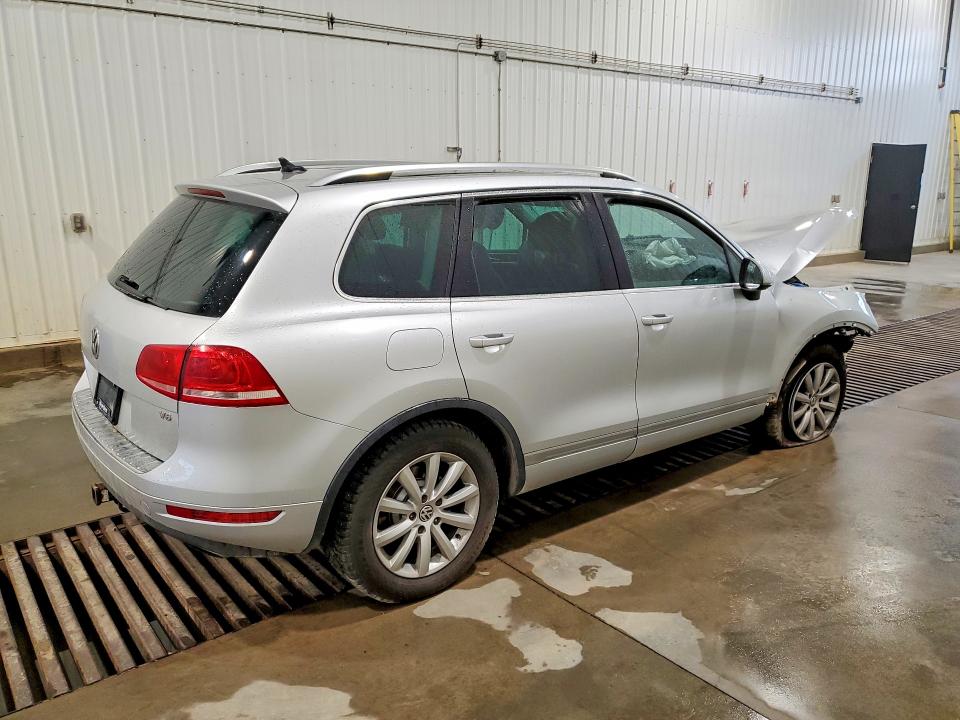 Продажа на аукционе авто 2011 Volkswagen Touareg, vin: WVGFF9BP0BD005570, номер лота: 64233736