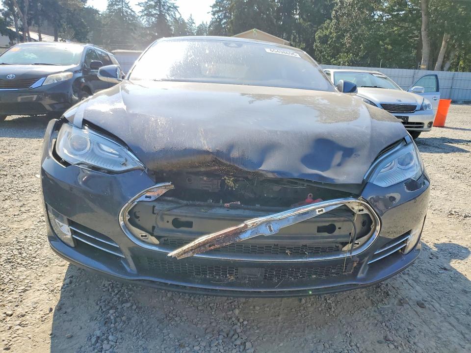 65498696 :رقم المزاد ، 5YJSA4H44FF081289 vin ، 2015 Tesla Model S مزاد بيع