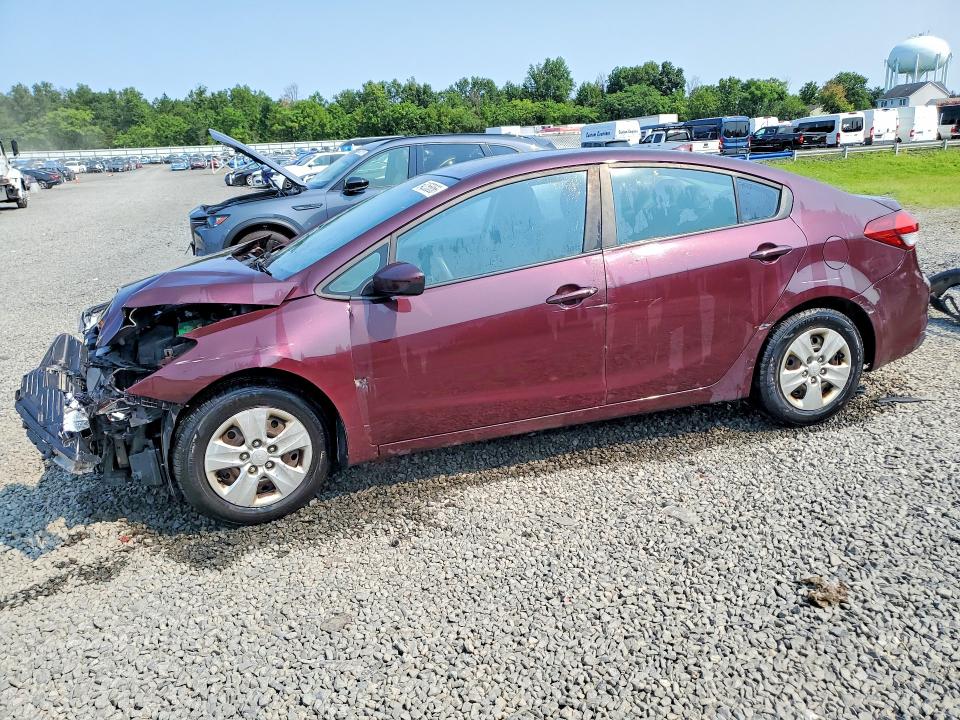 64255856 :رقم المزاد ، 3KPFL4A72HE013601 vin ، 2017 Kia Forte مزاد بيع